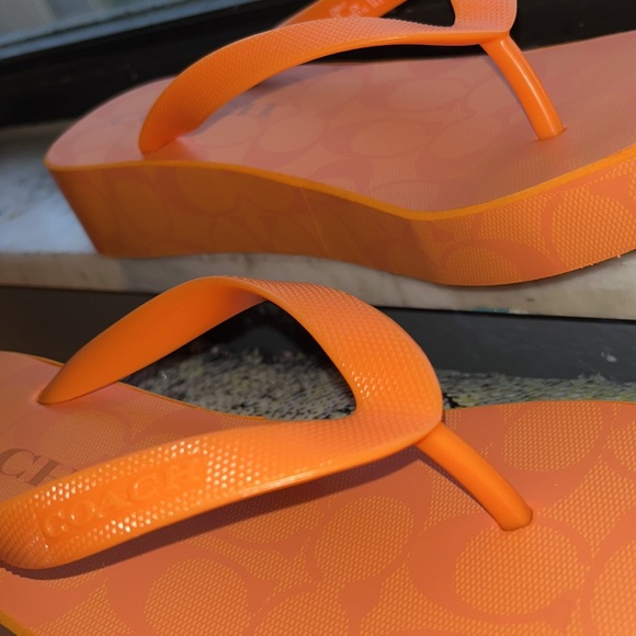 Coach Flip Flops - Picture 7 of 7
